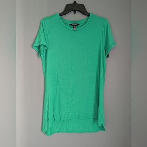Ellen Tracy Women's Size Medium Green Crew Neck Lightweight T-shirt.